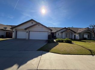 532 W Fallbrook Ave, Clovis, CA 93611