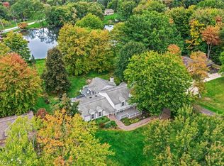 18050 Elliott Dr, Chagrin Falls, OH 44023