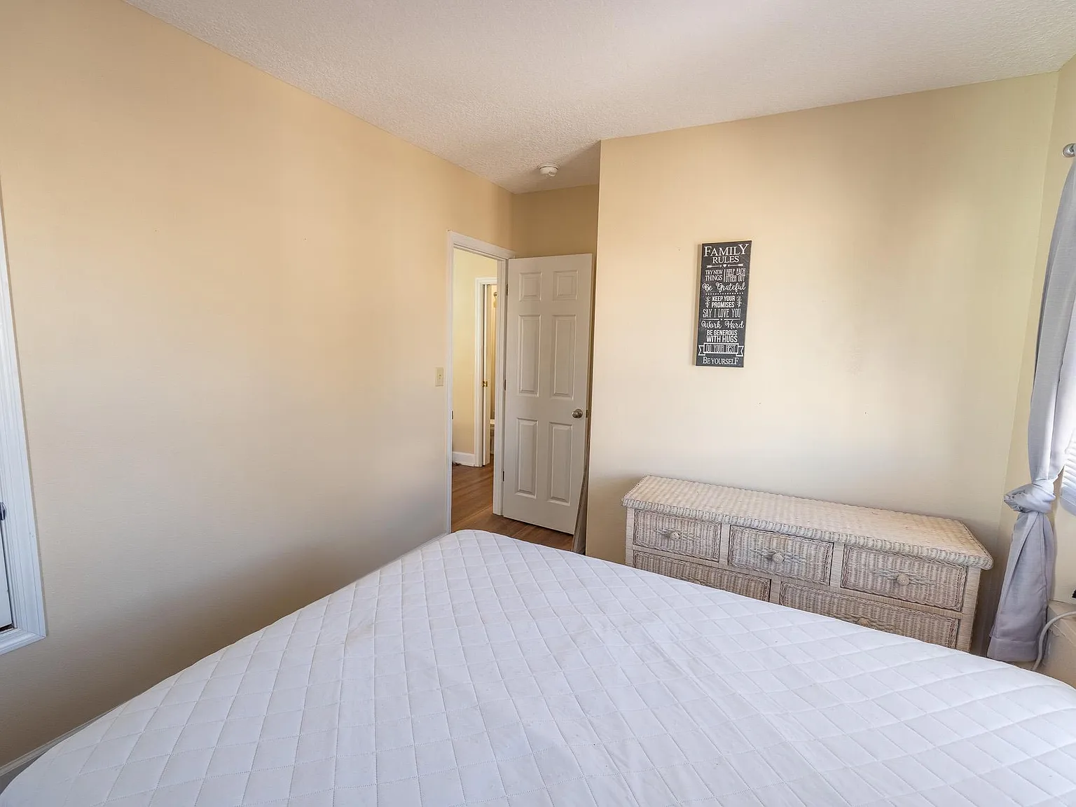 2 bed, 746 sqft, $1,600 — Photo 4