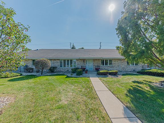 2nd image of 17851 Columbus Ct #20