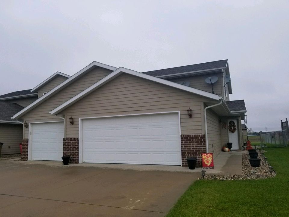 2nd image of 3804 W 93rd St APT 3
