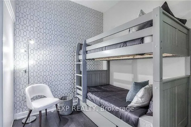6 Parkwood Ave #201 — Photo 18