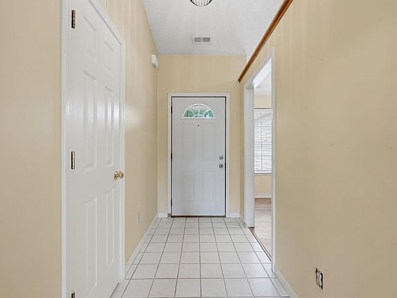 3rd image of 8303 Maple Valley Dr