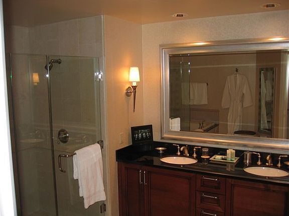 3rd image of 135 Harmon Ave Unit 1215