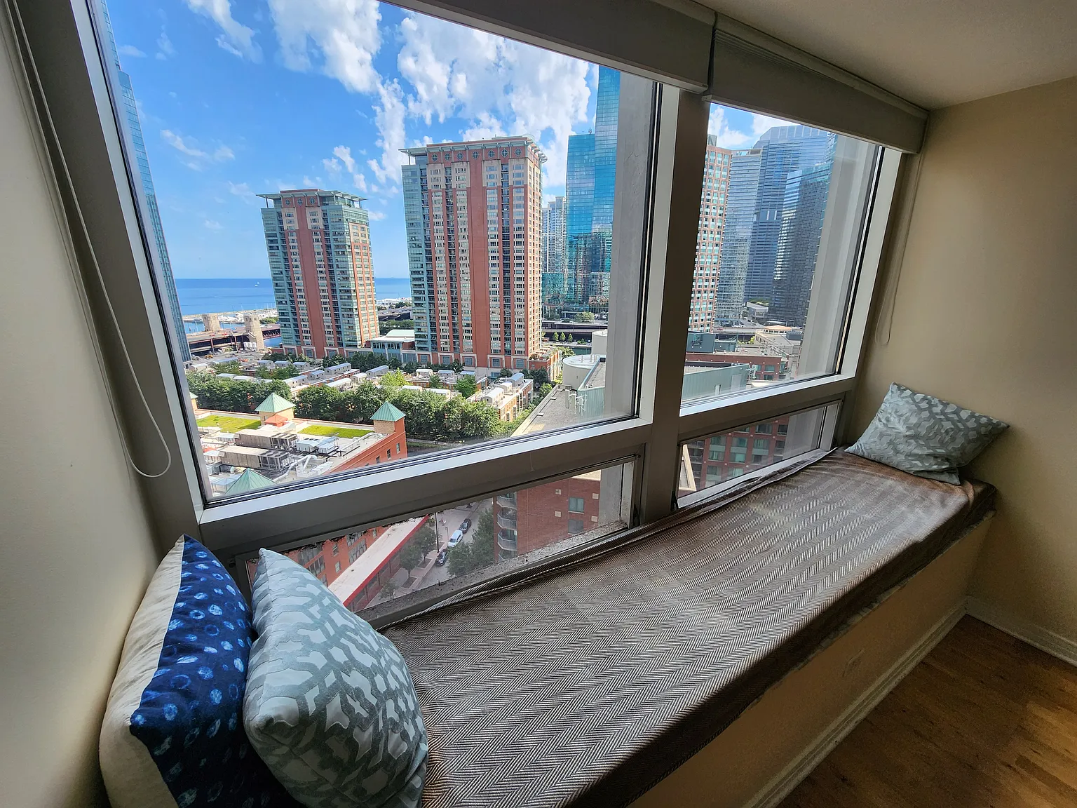 1 bed, 965 sqft, $2,645 — Photo 2