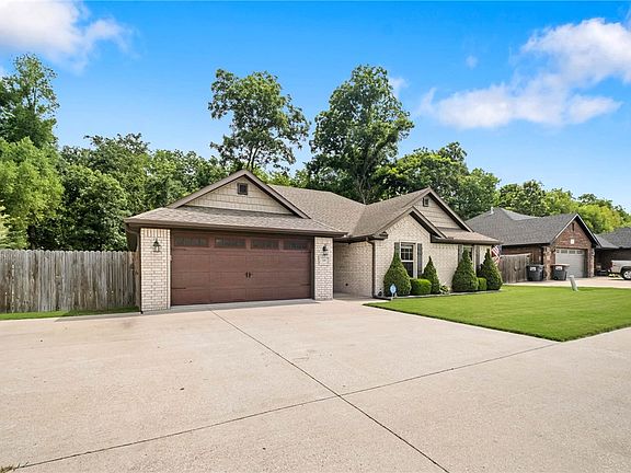 3rd image of 2269 Kelly Lynn Pl