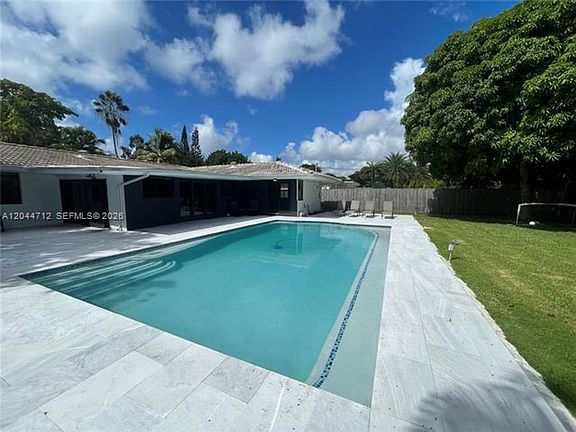 4th image of 2115 Alamanda Dr #2115