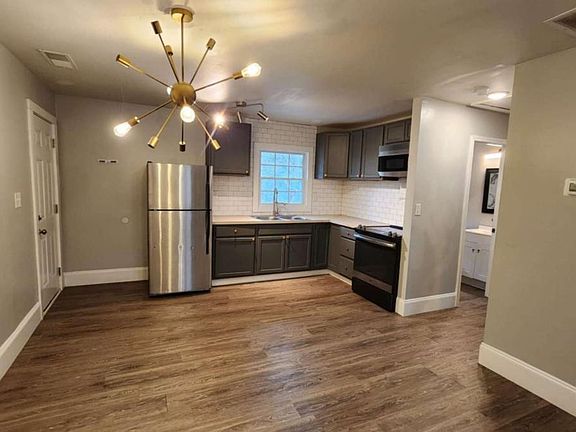 4th image of 2167 Dresden Dr