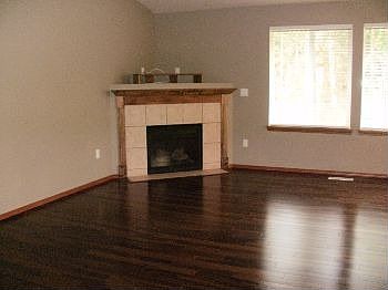 4th image of 1304 Daffodil Ave NE