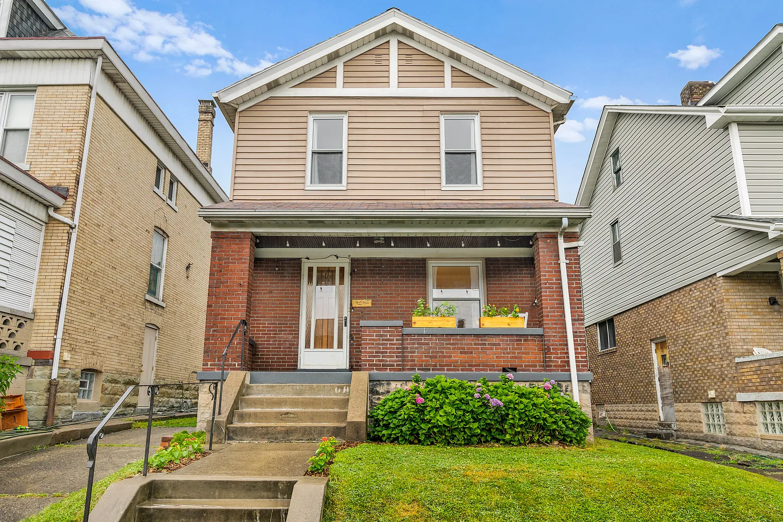 1415 Jancey St photo 1