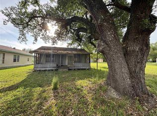 803 N Division St, Dequincy, LA 70633