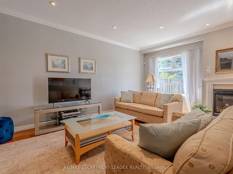 26 Olivia Pl — Photo 5