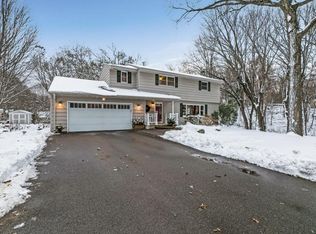 6891 Canterbury Ln, Eden Prairie, MN 55346