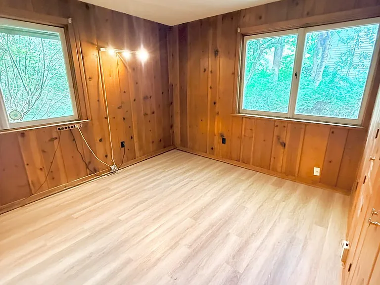 6819 Selkirk Dr — Photo 37
