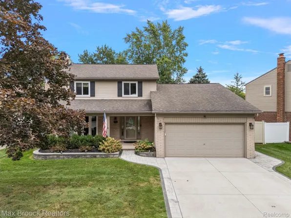 39142 Della Rosa Dr, Sterling Heights, MI 48313