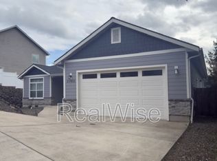 2365 NW Glenmar Dr, Roseburg, OR 97471