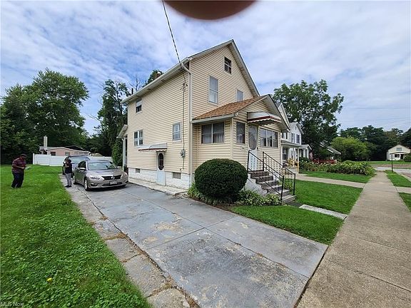 2nd image of 516 Van Everett Ave
