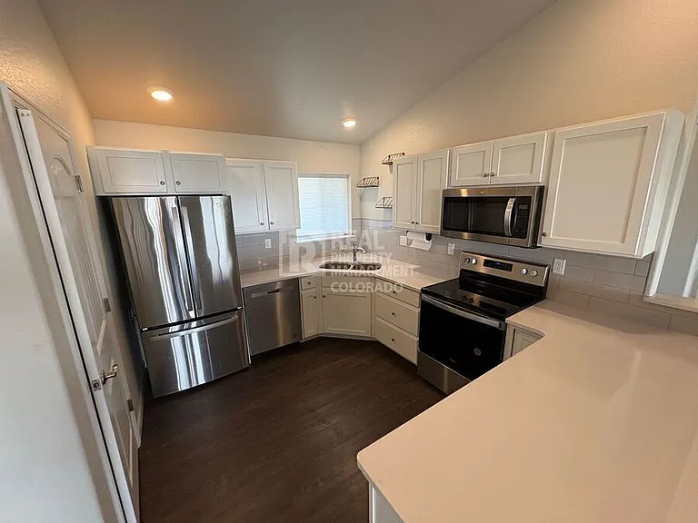 4209 Yellowbells Dr — Photo 4