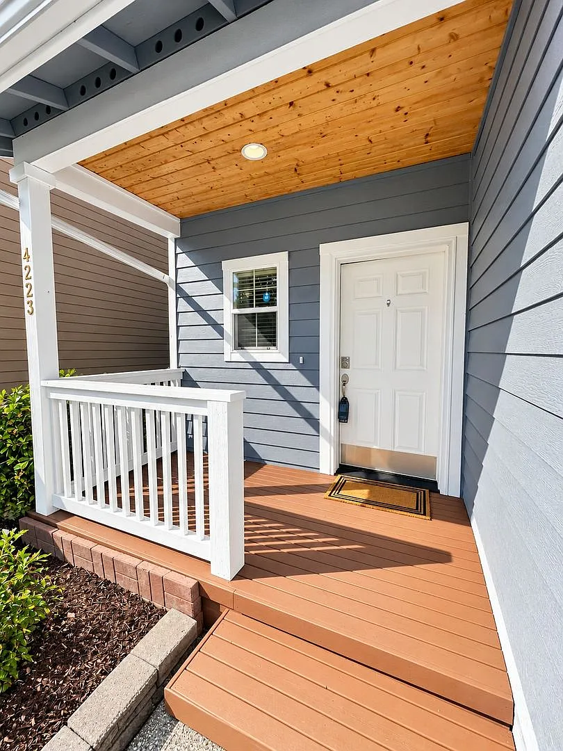 3bd/2.5ba Lynnwood Home — Photo 2