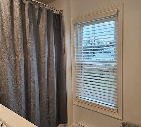 2ND FLOOR FULL BATHROOM