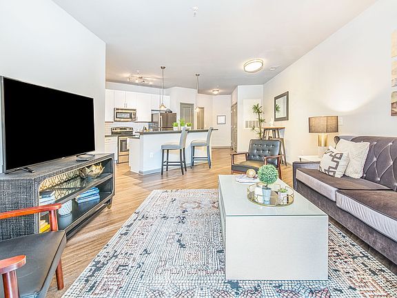 5th image of 400 Rhett St #314