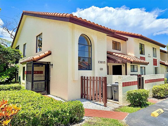 3rd image of 10805 Bahama Palm Way #201