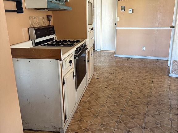 5th image of 9391 California Ave Spc 81