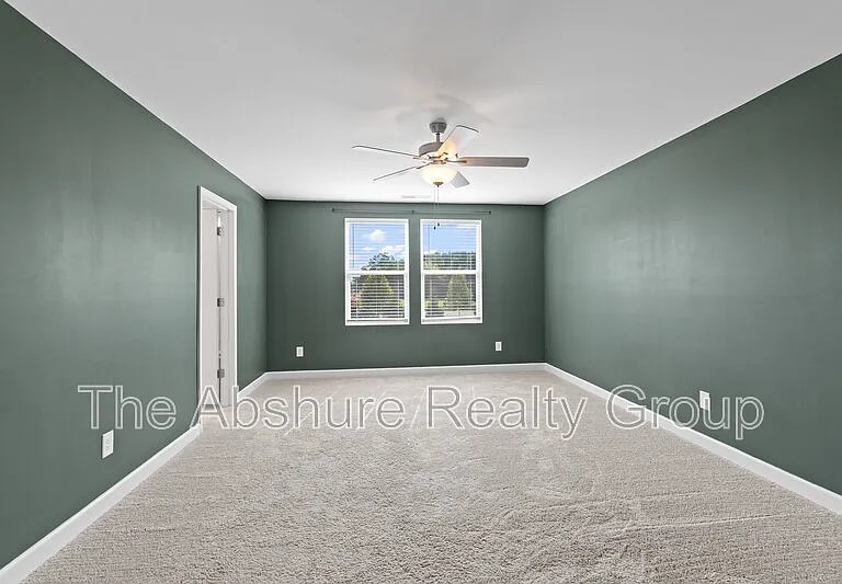 35 Village Edge Dr — Photo 26