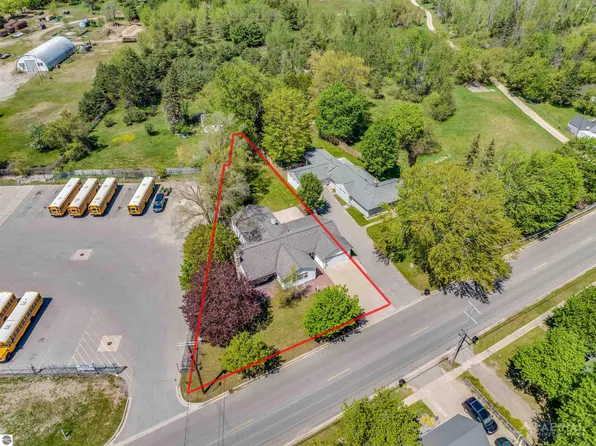 311 State St, West Branch, MI 48661