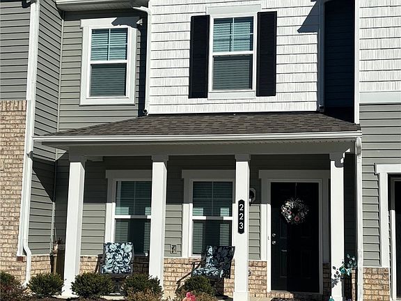 2nd image of 223 Whiteside Rd