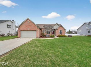 5459 Aspen Cir, Grand Blanc, MI 48439