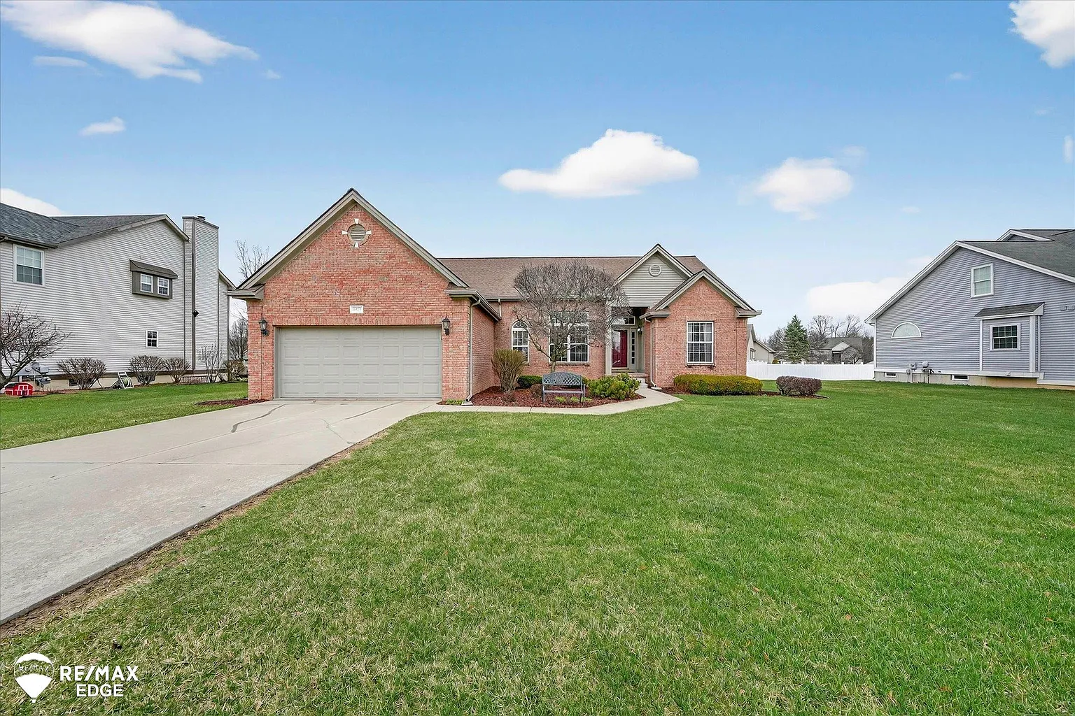 5459 Aspen Cir photo 1