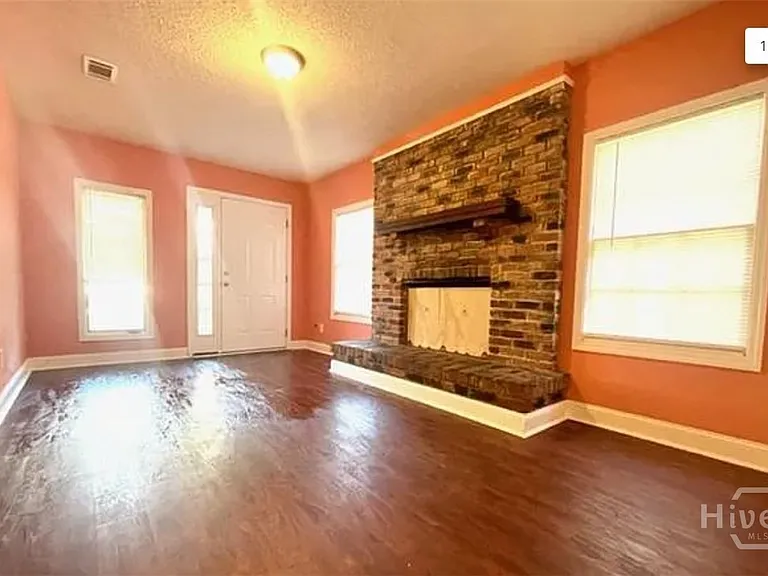 320 Chatham Villa Dr — Photo 4