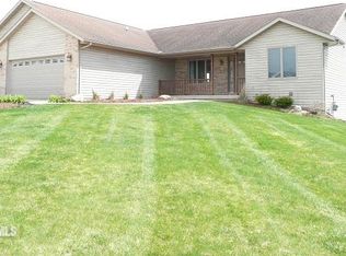 108 Hickory Ter, Lena, IL 61048