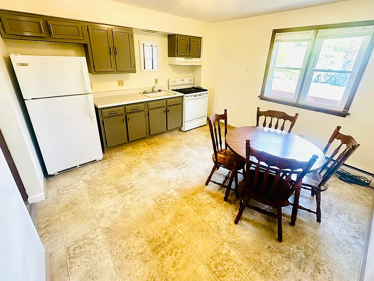 680 Cook Ave #4 — Photo 10