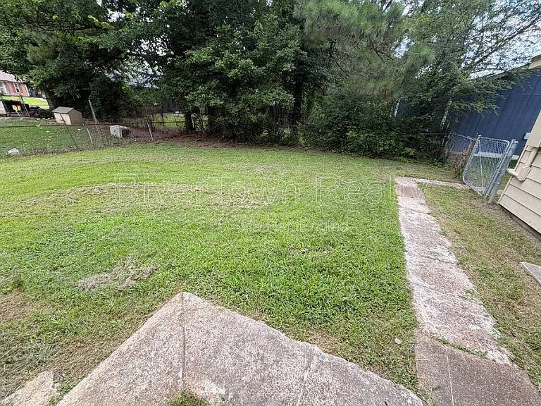 691 Creekstone Cir — Photo 18