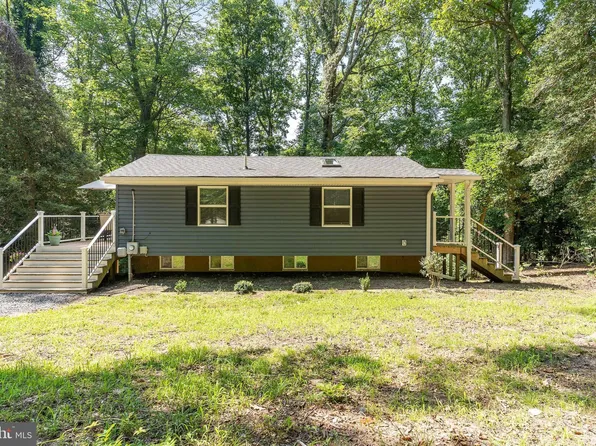 12375 Algonquin Trl, Lusby, MD 20657