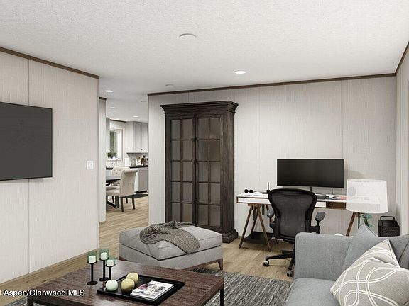 5th image of 102 Silver Queen Cir