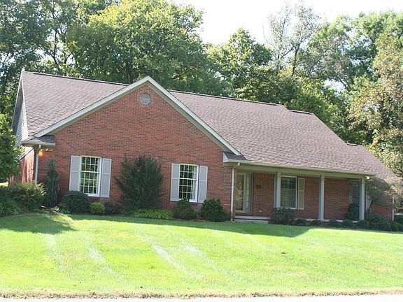 2nd image of 1221 N Honeysuckle Ln