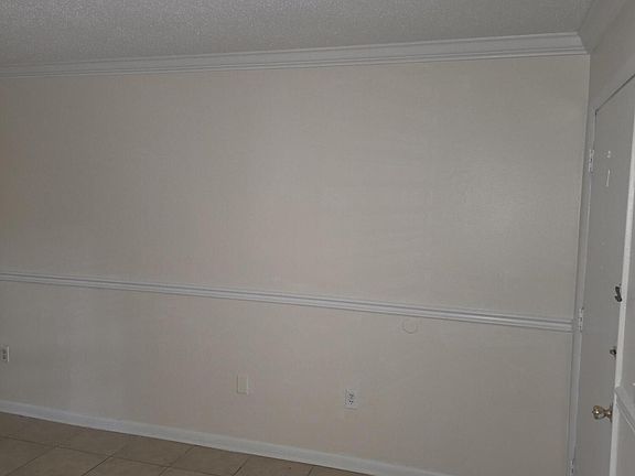 4th image of 251 Rast St