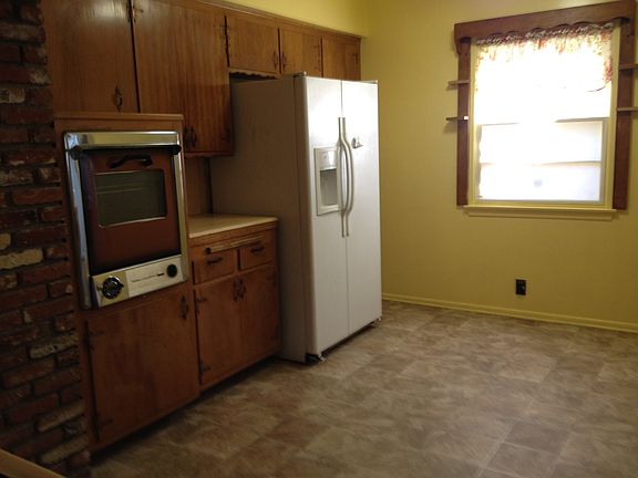 Spacious kitchen