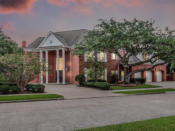 3rd image of 21423 Lochmere Ln