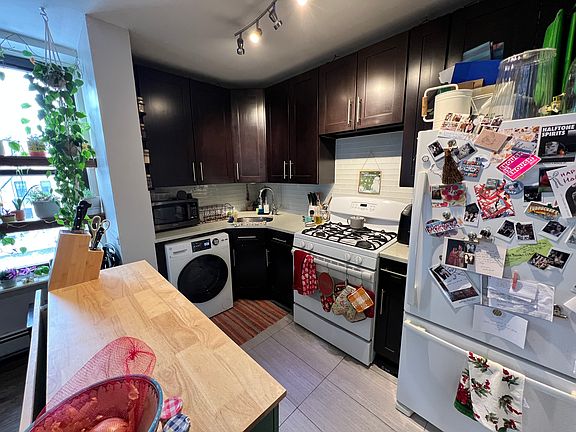 3rd image of 654 Saint Marks Ave APT 3E