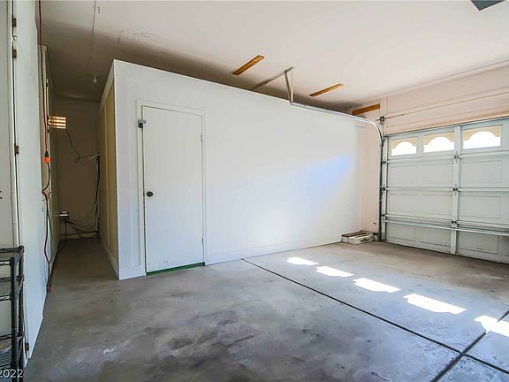 3rd image of 2108 Whitebirch Ln