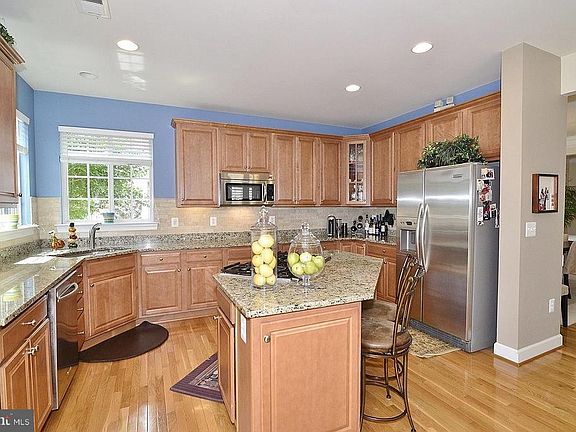 4th image of 5811 Falls Gate Ct