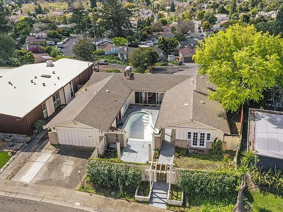 3rd image of 1305 Del Mar Avenue