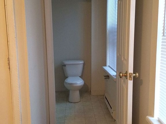 3rd image of 236 Bridge St APT 3