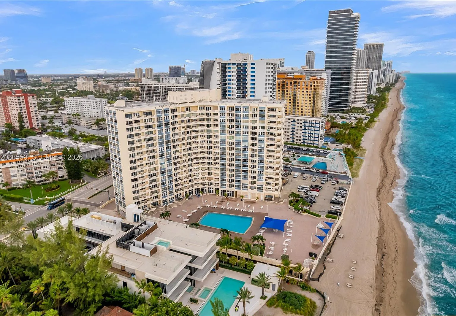 Parker Dorado Condo — Photo 1