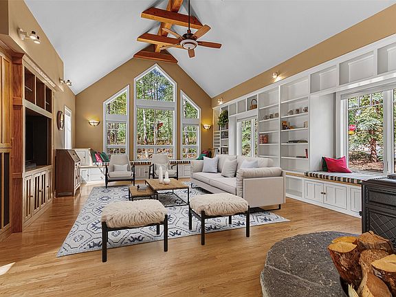 4th image of 100 Windwood Circle