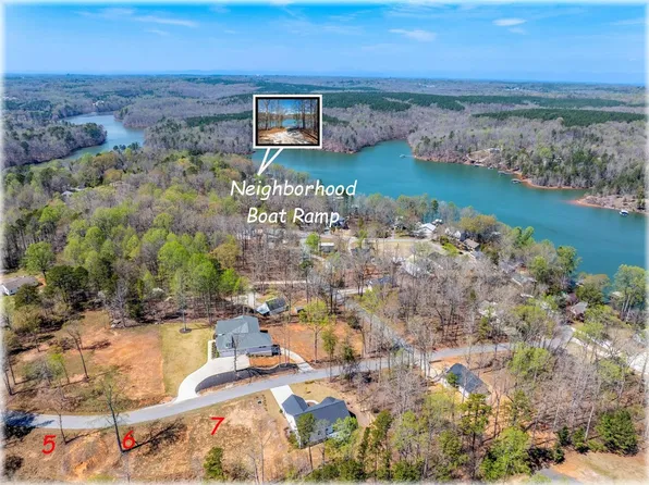 620 Lynnhaven Dr, Seneca, SC 29678